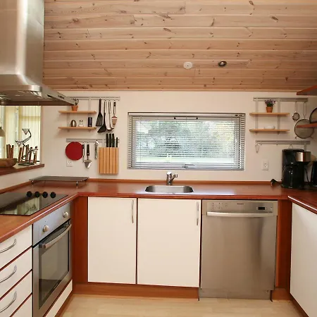 Hébergement de vacances Four-bedroom Holiday In 5 *