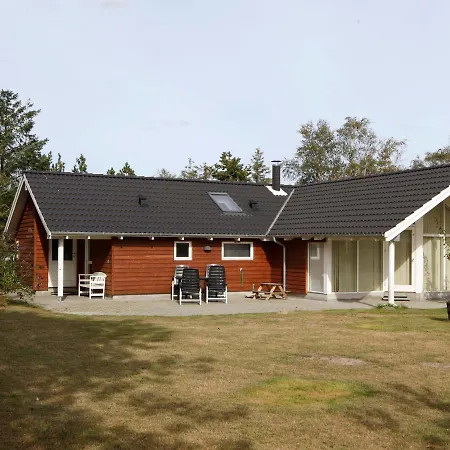 Four-bedroom Holiday In 5 Rødby